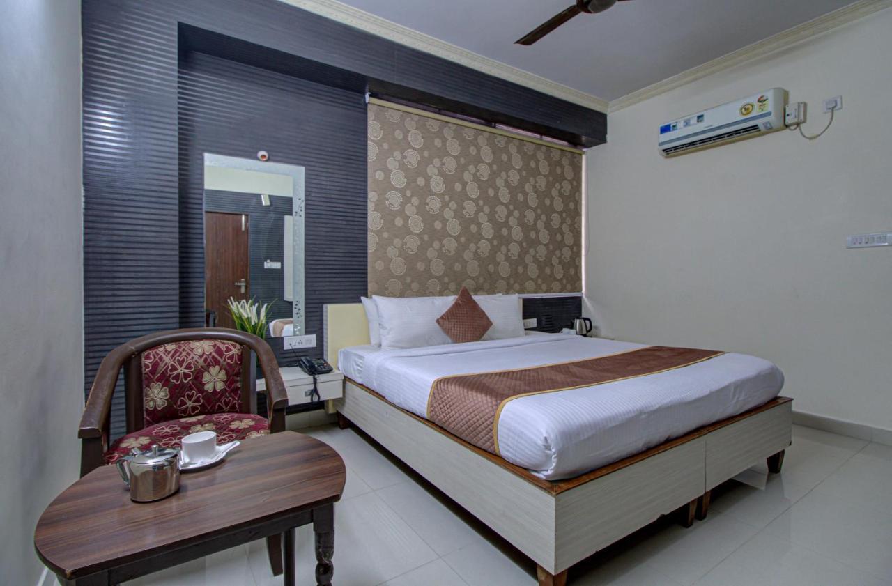 Hotel Royal Classio, Bangalore Bagian luar foto