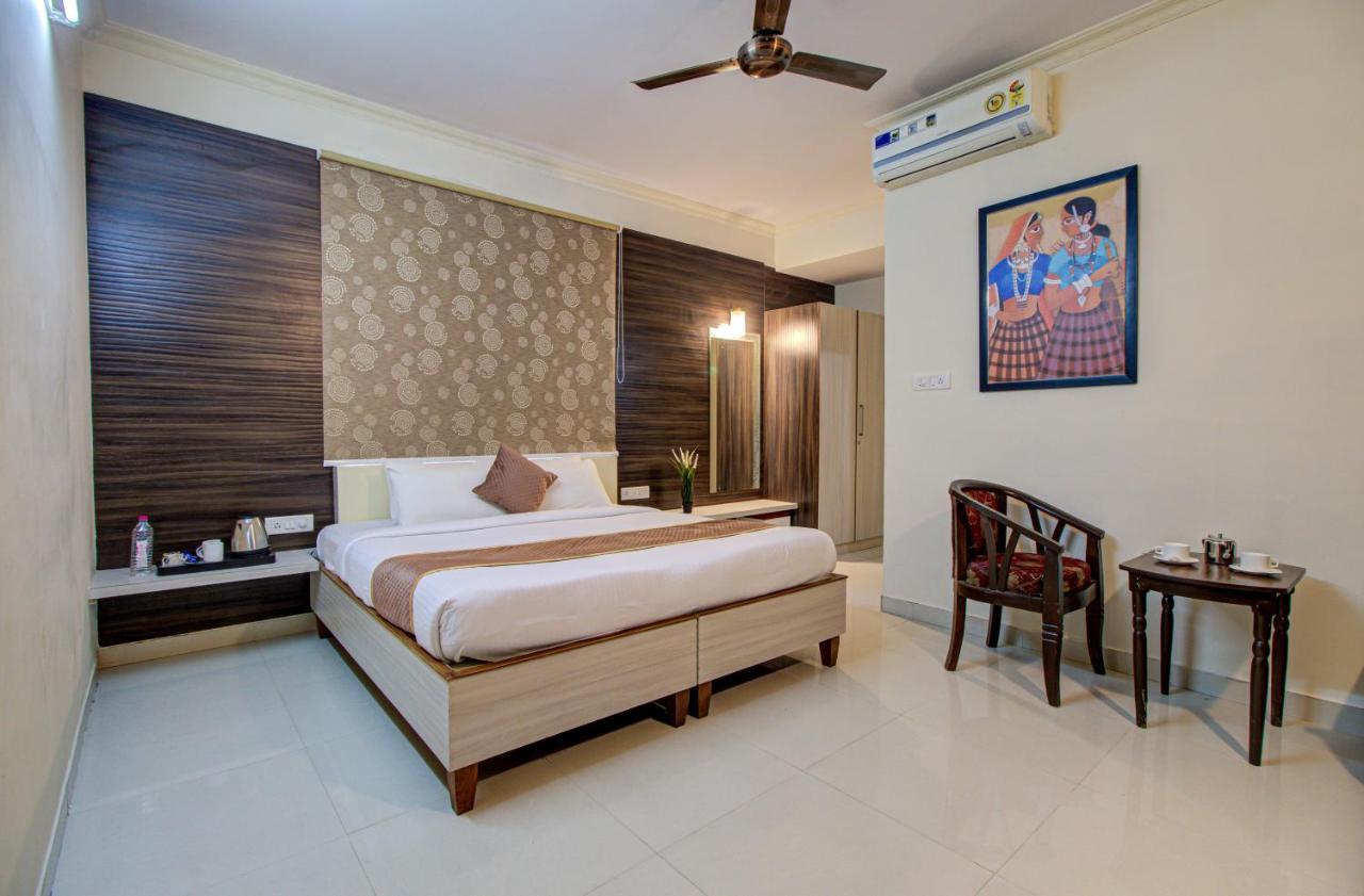 Hotel Royal Classio, Bangalore Bagian luar foto