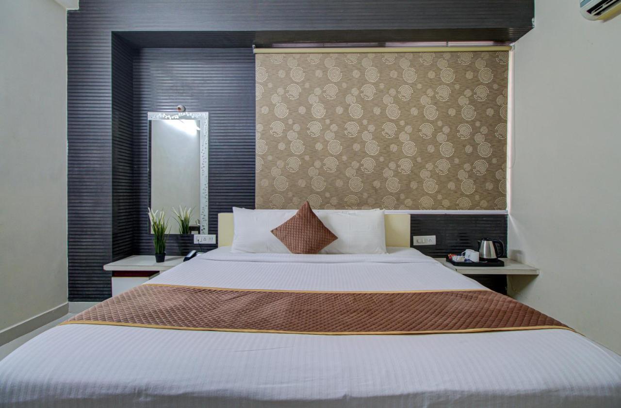 Hotel Royal Classio, Bangalore Bagian luar foto