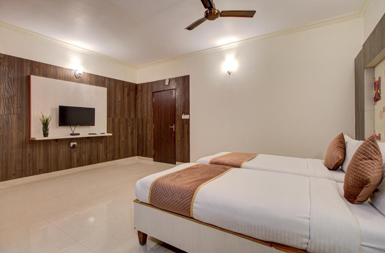 Hotel Royal Classio, Bangalore Bagian luar foto