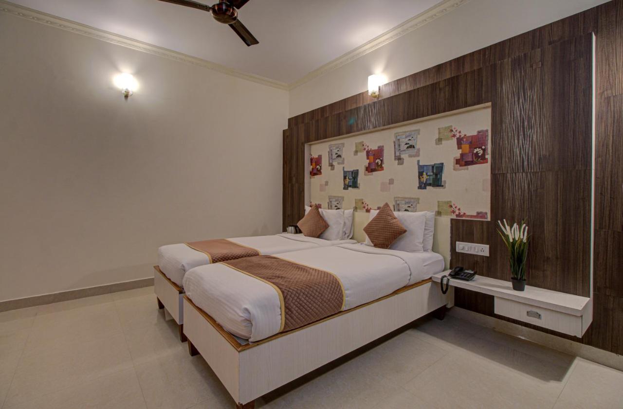 Hotel Royal Classio, Bangalore Bagian luar foto