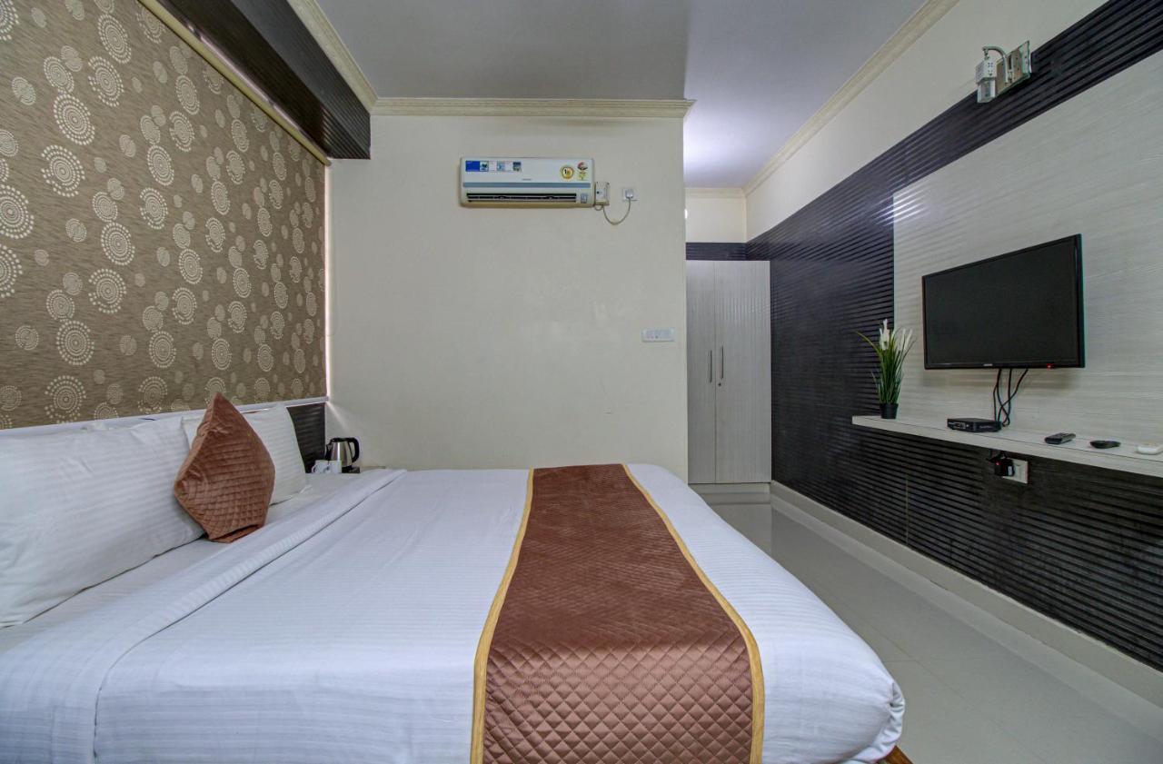Hotel Royal Classio, Bangalore Bagian luar foto