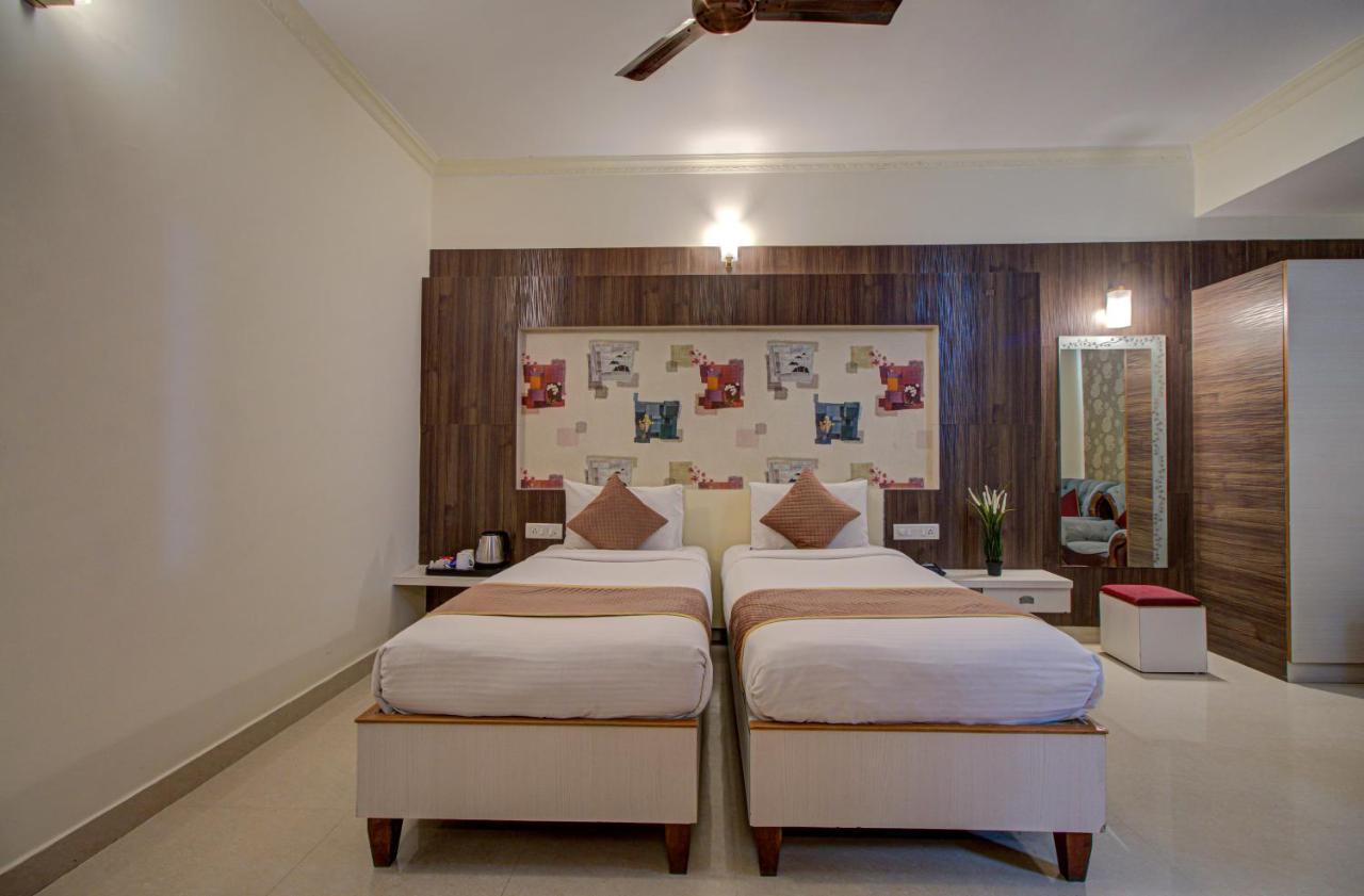 Hotel Royal Classio, Bangalore Bagian luar foto